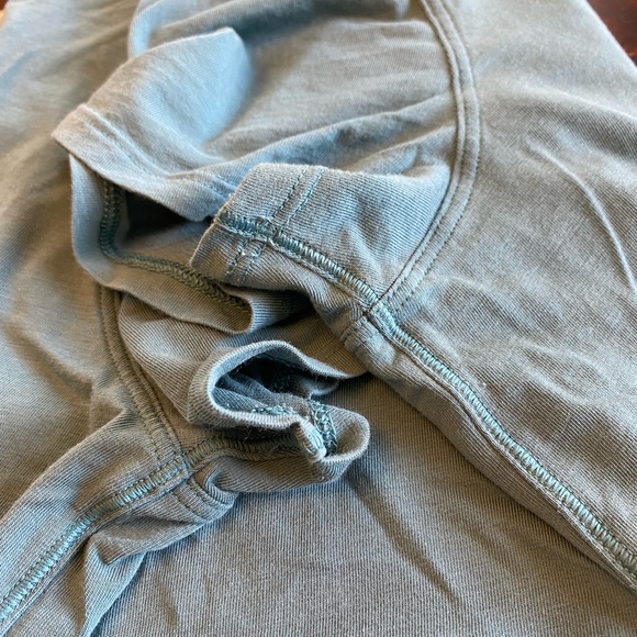 Lululemon love tee - 8 - Picture 4 of 9